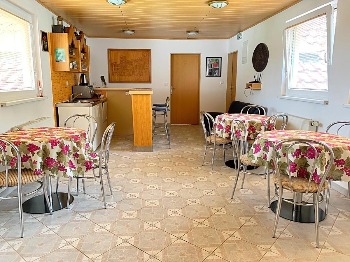 Apartmaji In Sobe Kocjancic Homestay